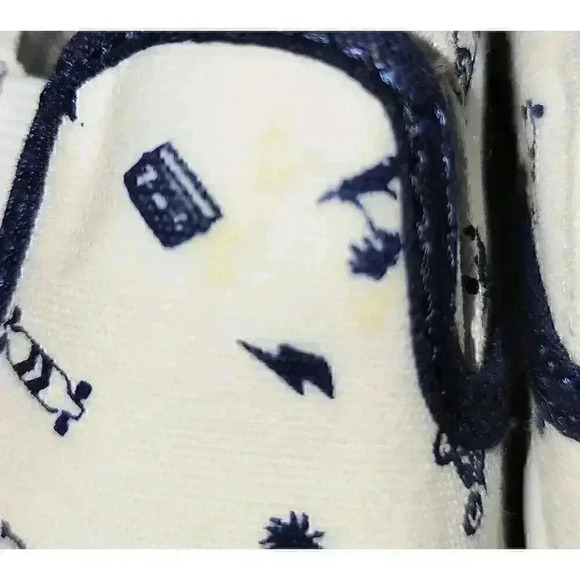 Crazy 8 Toddler Boys Size 6 Blue and White Slip On Shoes NWT - Picture 4 of 4